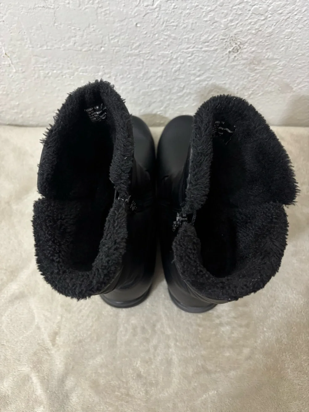 totes fleece lined